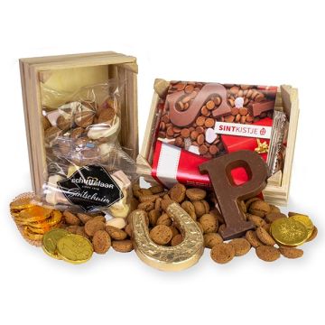 Houten kistje met snoepgoed