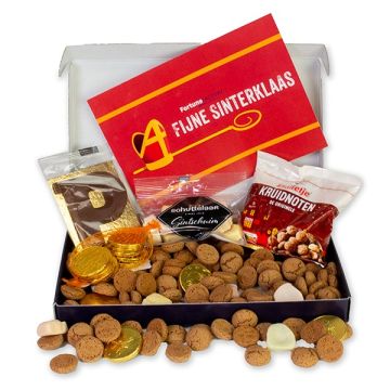 Sinterklaaslekkernijen in verzenddoosje open
