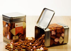 Een XL blik op maat vol met strooigoed voor Caldic